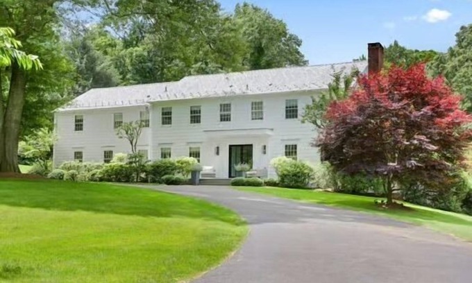 Westport House | Newly renovated 6BR, Pool, Spa, ScreenPorch, 2 private acres, Heart of Westport.