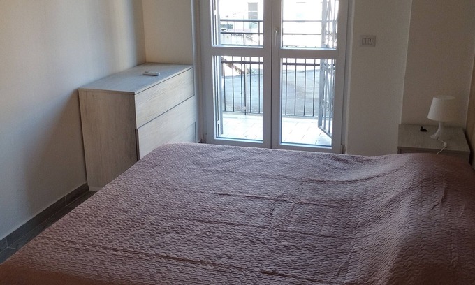 Greco House | Newly renovated apartment in serviced area