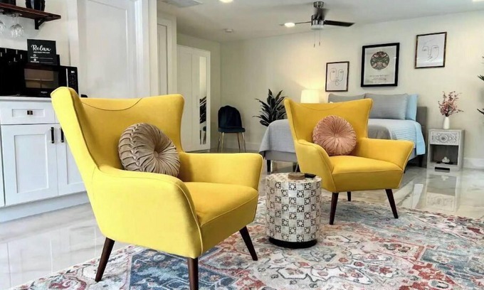 Bearss Plaza House | Newly Renovated Chic Parisian Studio