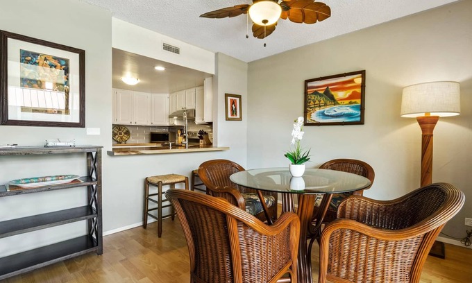 Kahaluu-Keauhou Condo | Newly Renovated Condo at White Sands Village #221, Steps From Magic Sands Beach!