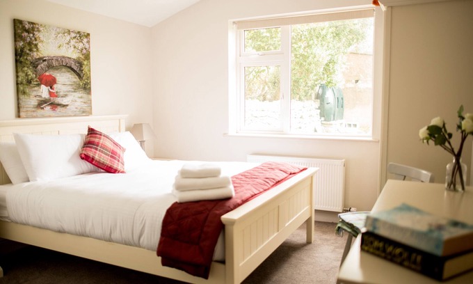 Doolin House | Newly renovated cottage in the heart of Doolin - O'Connor's Pub a 2 minute walk!