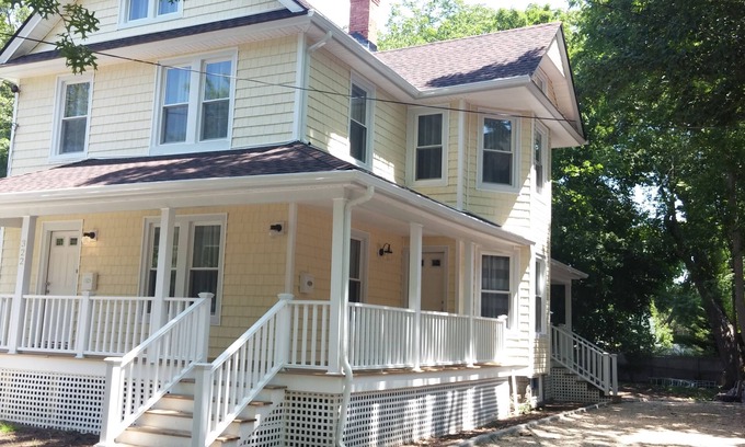 Greenport Apartment | NEWLY Renovated Family Home Great Area - Beach - Greenport - Ferry - Restaurants
