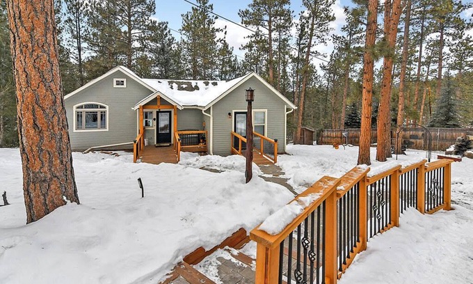 Evergreen Meadows House | Newly renovated historic cabin.serene and secluded; yet minutes to Evergreen