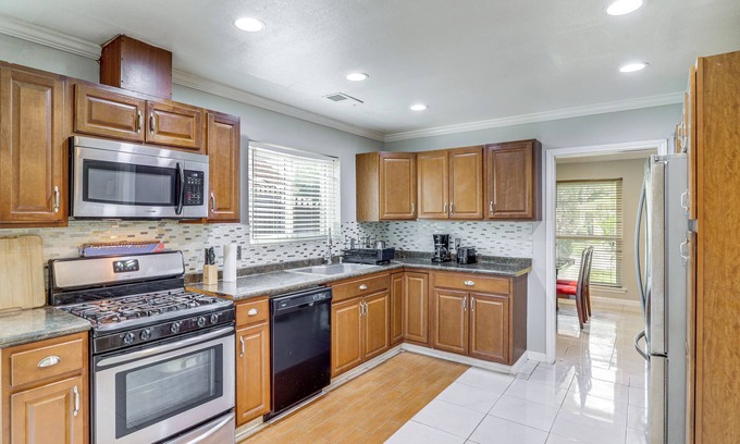 Sharpstown House | Newly Renovated Houston Home w/Private Pool!