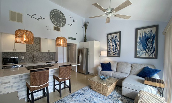 Bunker Oaks Villa | Newly Renovated Luxury Villa Overlooking Lake and Golf Course