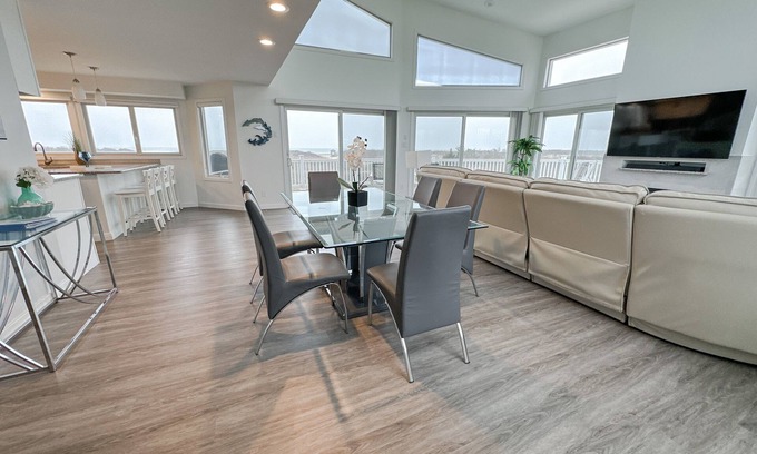 Brigantine House | Newly renovated, modern home with many ammenities and amazing views!