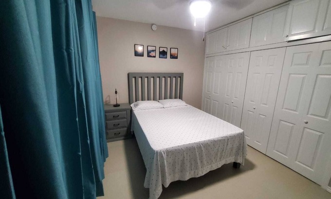 New Kingston Apartment | Newly renovated modern apartment in New Kingston