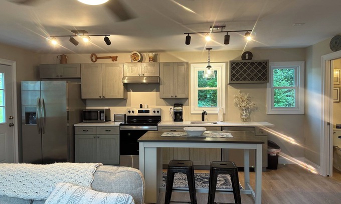 Westerly Cottage | Newly renovated private loft!