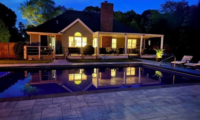 East Marion House | Newly renovated ranch with large Pool in a quiet neighborhood, off main road