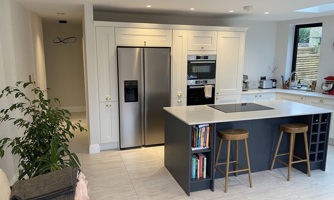 Streatham Hill Apartment | Newly renovated spacious maisonette with landscaped garden