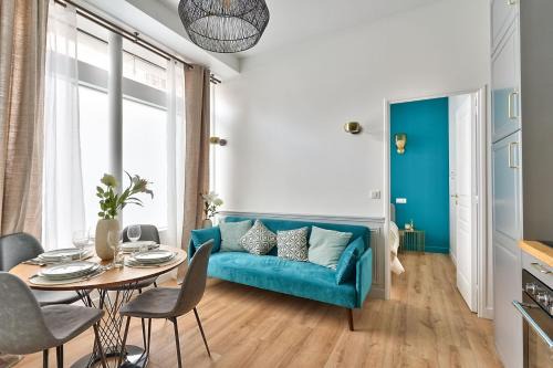 Saint-Lambert Apartment | NEWLY RENOVATED ! Stunning 2BR Apt in the Heart of Paris 15