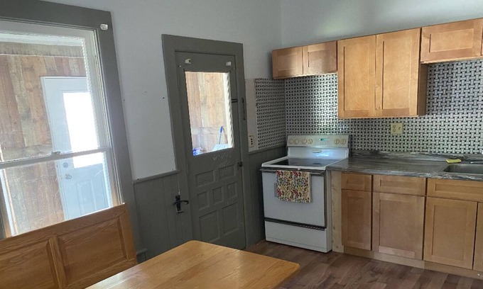 Walworth House | Newly renovated suite on 25 acres