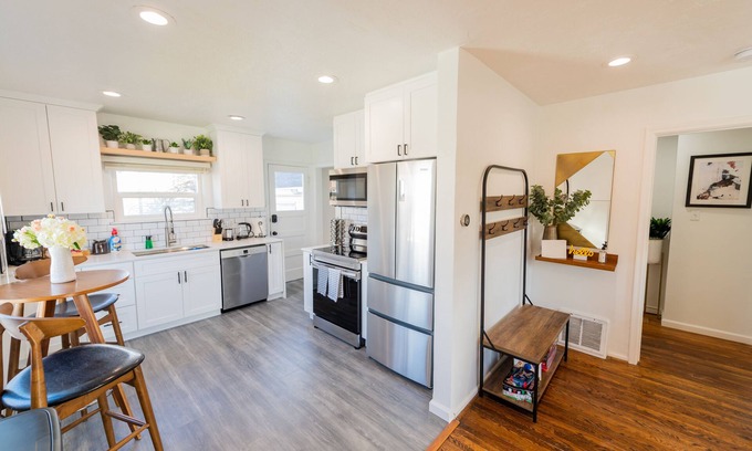 Liberty Wells House | Newly Renovated 4 BR Home with Parking and 2 King Beds