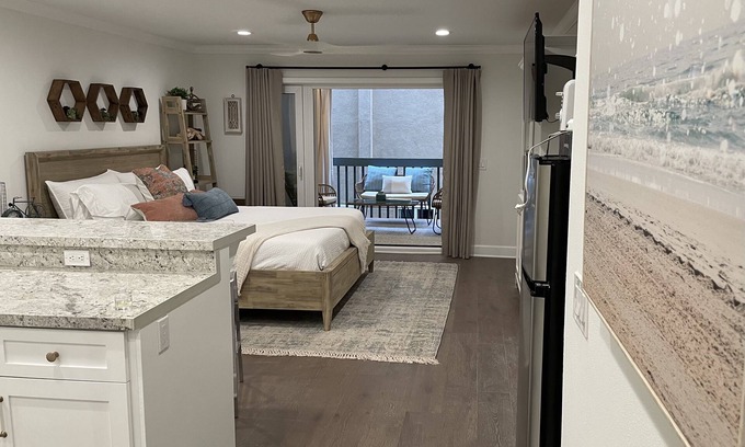 Hermosa Beach Condo | Newly updated beach studio steps to the beach