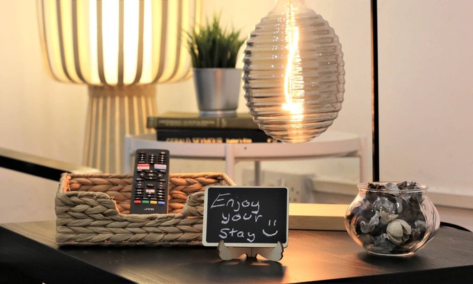 Adamsdown House | Newport Road Terrace (Sleeps 10)