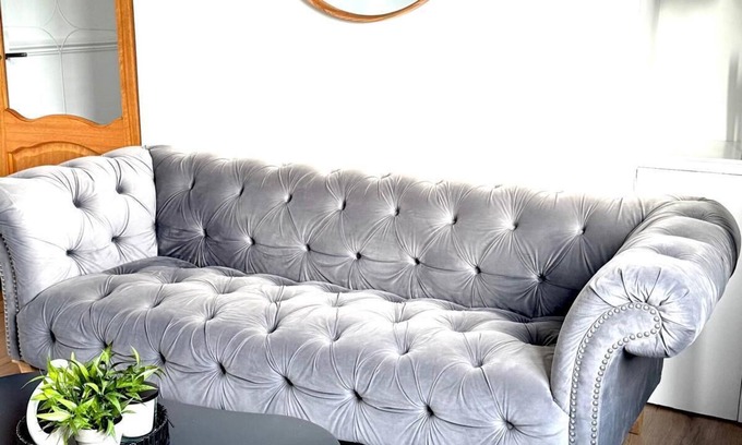 Bo'ness Apartment | Newtown Hideaway- apartment with private driveway
