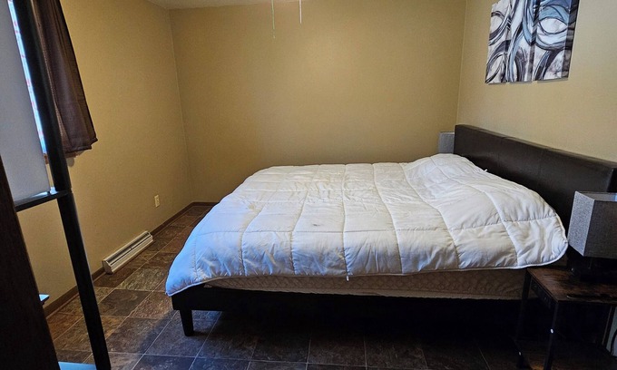 Oneida House | NFL Draft, Charming 3-bedrooms 2 full bathrooms 10 miles to Lambeau