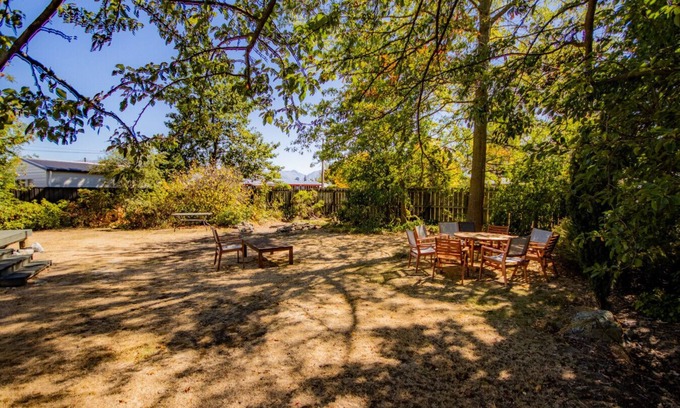 Twizel House | Ngahere Haven: private and centrally located