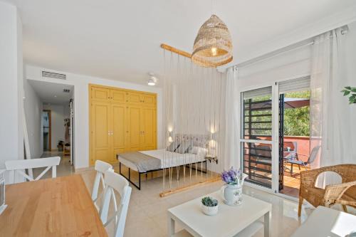 Torre de Benagalbon Apartment | Niña Sureña Home Añoreta Golf