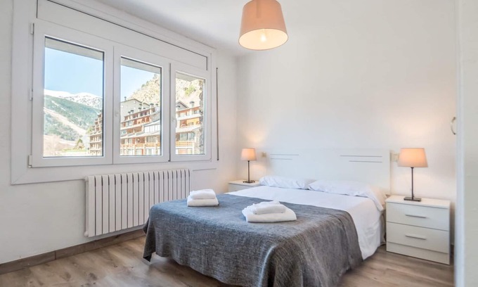 Incles Apartment | Nice 3 Bedroom Apartment for 6 people, Incles. C.PEP 3