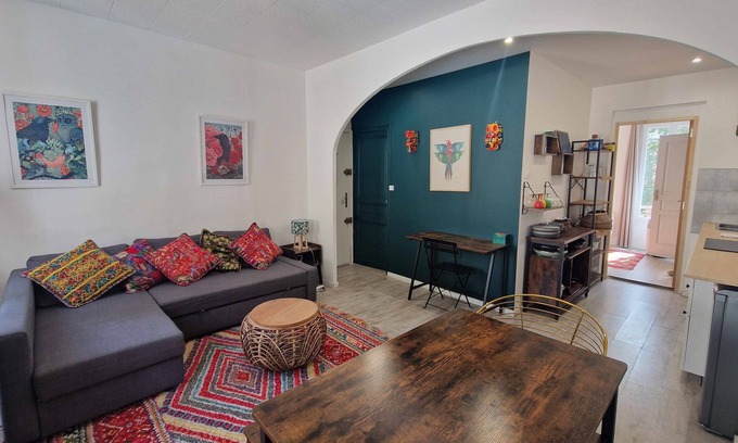 Les Chutes Lavie Apartment | Nice air-conditioned T2 with garden