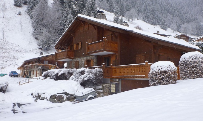 Les Contamines-Montjoie Apartment | Nice apartment of 35 m2 in a beautiful sunny Savoyard chalet