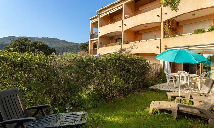 Rayol-Canadel-sur-Mer Apartment | Nice apartment for 3 people with WIFI, A/C, TV, patio and pets allowed