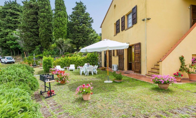 Castellina Marittima Apartment | Nice apartment for 7 guests with pool, WIFI, A/C, TV, patio, pets allowed and panoramic view
