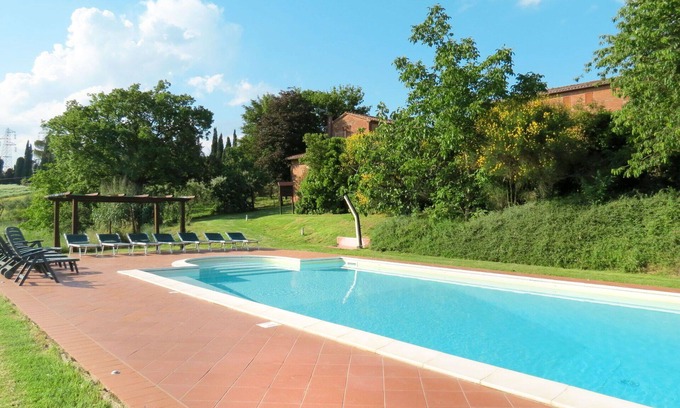 Castiglione del Lago House | Nice apartment in villa with private pool, hot tub, WIFI, A/C, TV, patio, panoramic view, parking