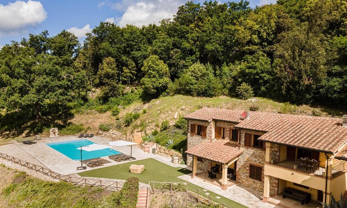 Monteverdi Marittimo Apartment | Nice apartment in Monteverdi Marittimo