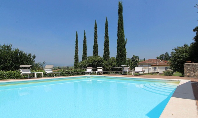 Colognola ai Colli Apartment | Nice apartment for 8 guests with A/C, pool, WIFI, TV and parking, close to Verona