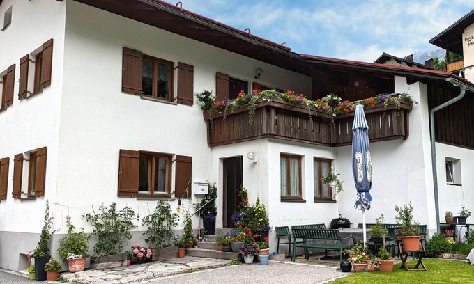 Stueben Apartment | Nice apartment directly on the Albona railway
