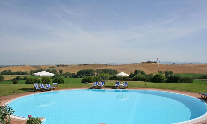 Monteroni d'Arbia Apartment | Nice apartment for 2 guests with WIFI, pool and panoramic view, close to Siena