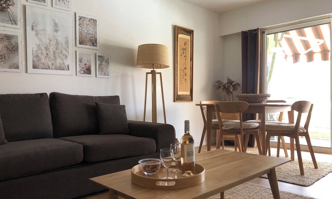 Boulouris-sur-Mer Apartment | Nice apartment 100m from the beach, pool, terrace, garage, secure residence.