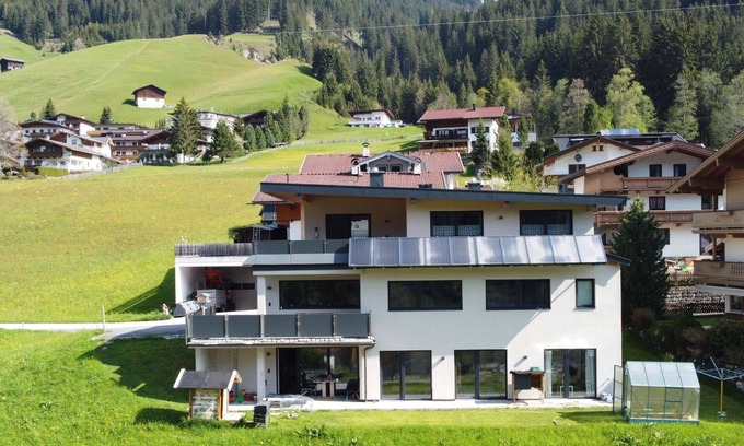 Tux Apartment | Nice apartment for 4 guests with WIFI, TV, terrace and parking