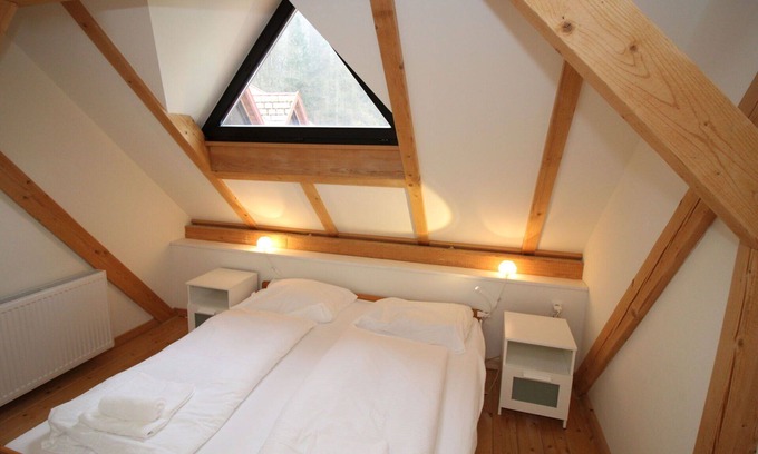 Muhldorf Apartment | Nice apartment for 9 guests with WIFI, TV, balcony and parking