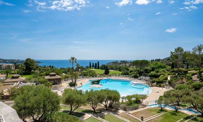 Cap Esterel Apartment | Nice apartment for 6 people with pool, WIFI, TV and terrace