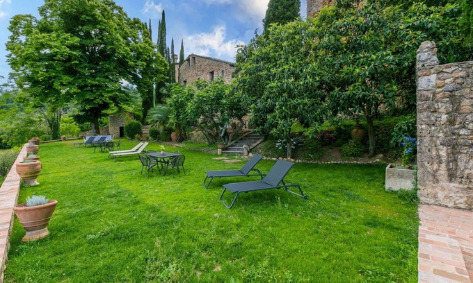 Stigliano Apartment | Nice apartment for 10 people with WIFI, TV, patio, pets allowed, panoramic view and parking