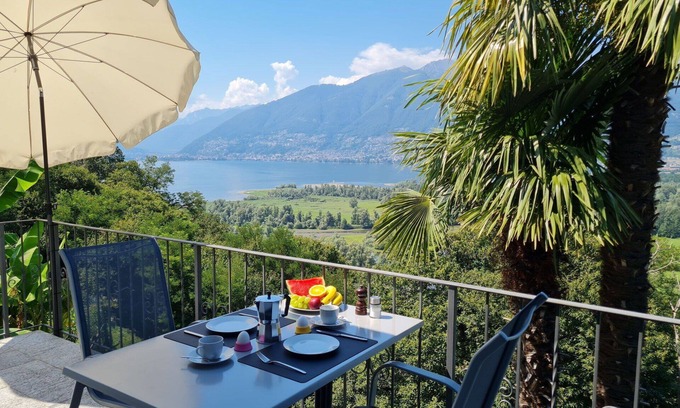 Magadino Apartment | Nice apartment for 2 people with WIFI, TV, patio, panoramic view and parking