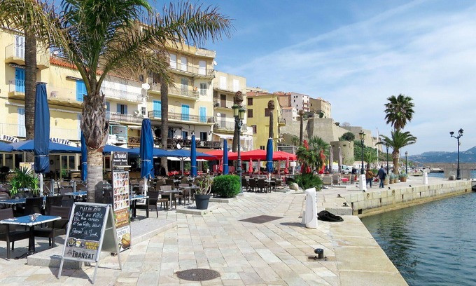 Calvi Apartment | Nice apartment for 2 guests with WIFI, A/C, pool, terrace and parking