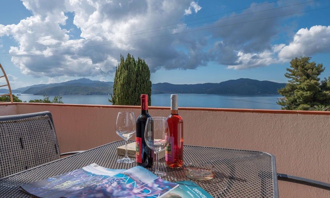 Morcone Apartment | Nice apartment for 2 people with WIFI, TV and patio