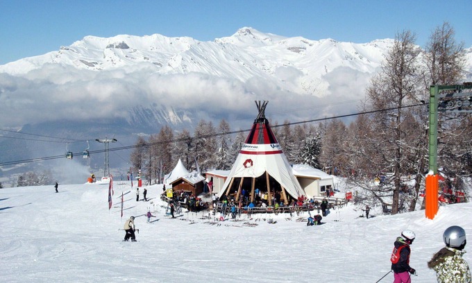 Nendaz Apartment | Nice apartment for 2 people with WIFI, pool, TV and balcony
