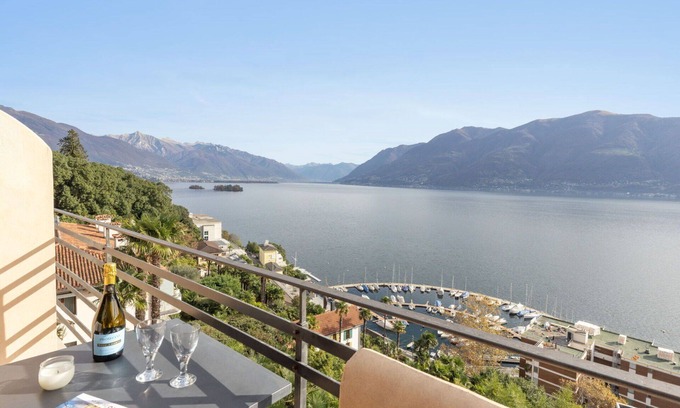 Cardada Apartment | Nice apartment for 3 people with WIFI, pool, TV, terrace and pets allowed