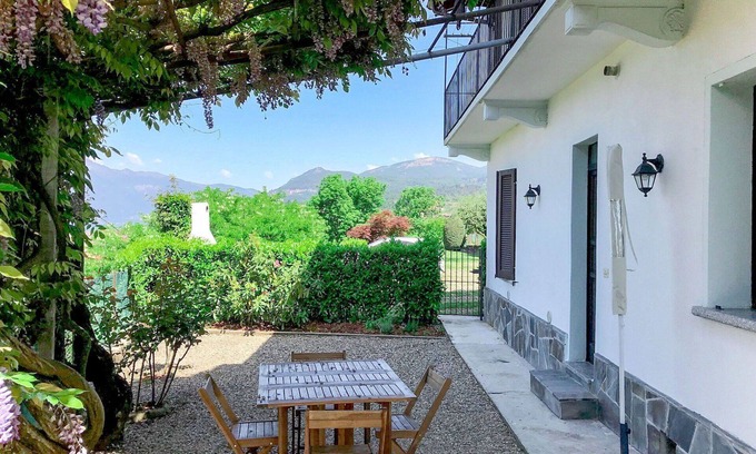 Luino Apartment | Nice apartment for 3 guests with WIFI, TV, patio and parking