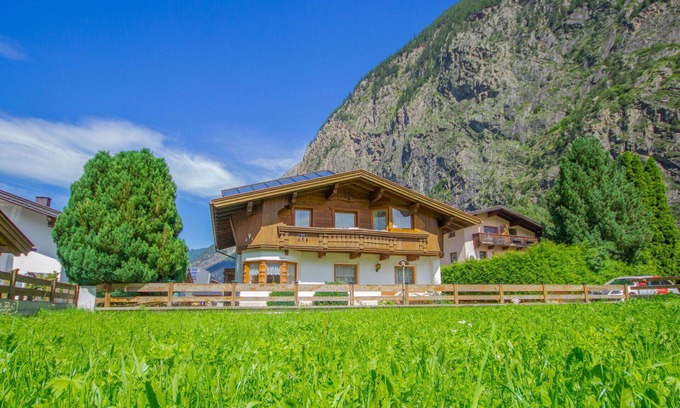 Umhausen Apartment | Nice apartment for 4 people with WIFI, TV and balcony