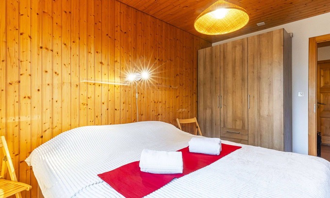 Champery Apartment | Nice apartment for 4 guests with WIFI, TV, balcony and panoramic view