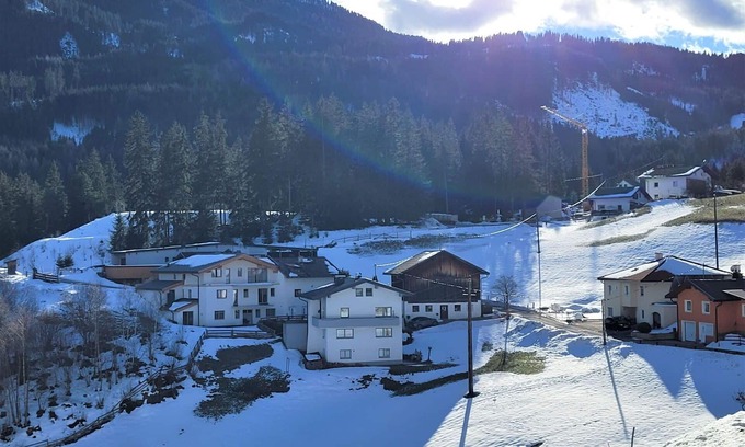 Wenns Apartment | Nice apartment for 4 guests with WIFI, TV, terrace and parking