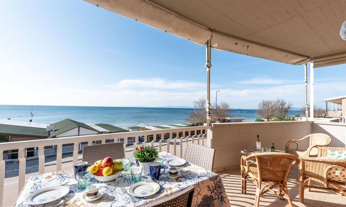 Follonica Apartment | Nice apartment for 4 people with WIFI, TV, terrace and pets allowed