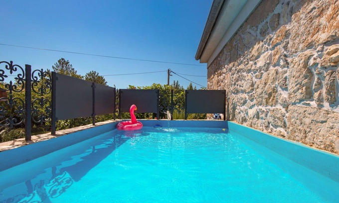 Gabonjin Apartment | Nice apartment for 4 people with pool, A/C, WIFI, TV, terrace and parking