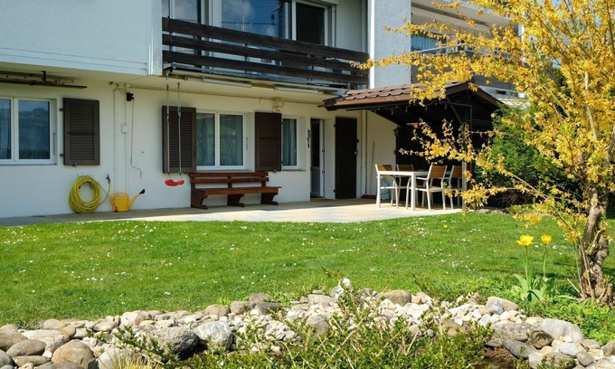 Gwatt Apartment | Nice apartment for 4 people with WIFI, TV and balcony